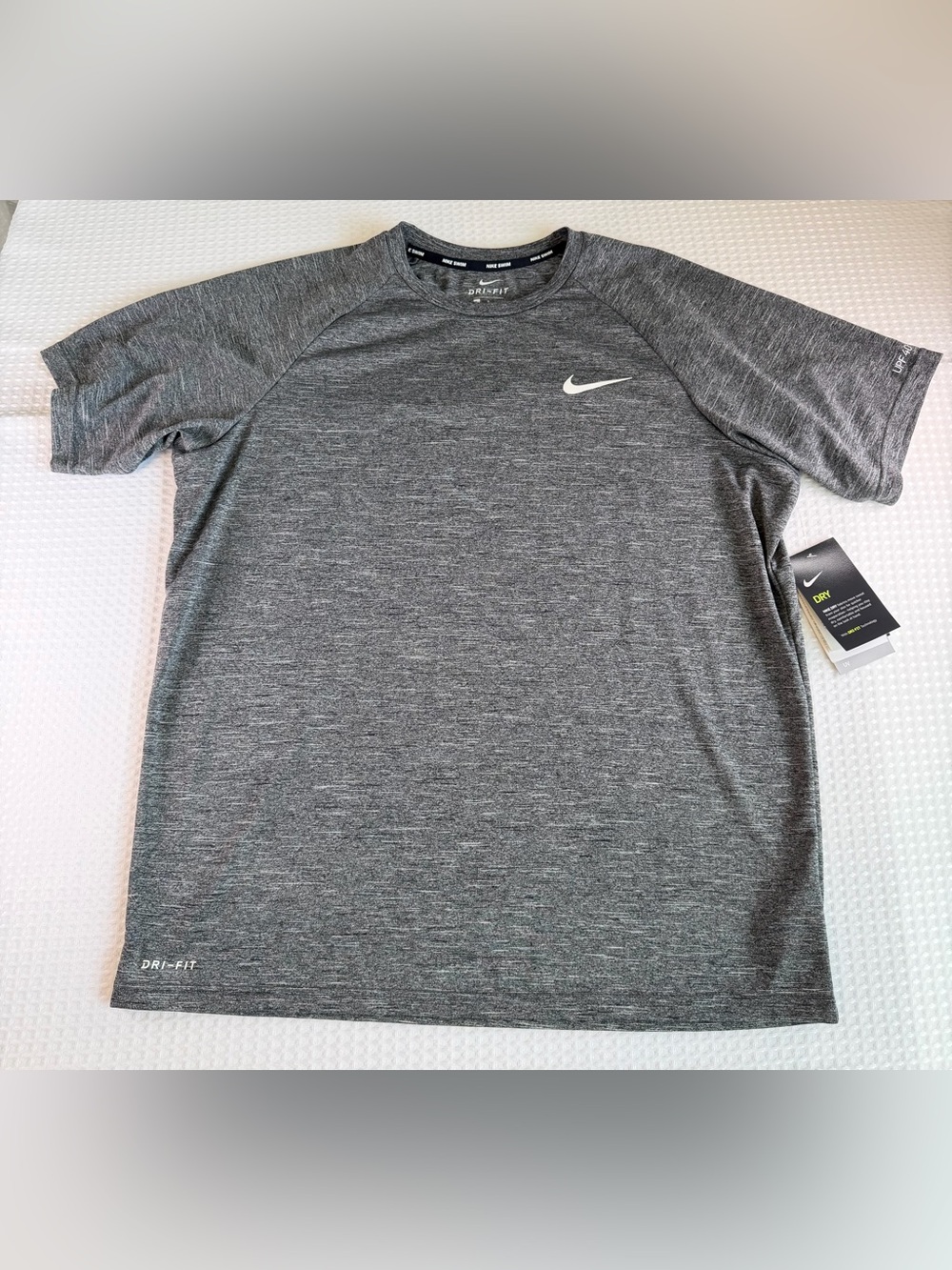 Nike Swim Dri-Fit Gray Athletic Shirt SPF 40+ Short Sleeve Beach Sport Sz L NWT